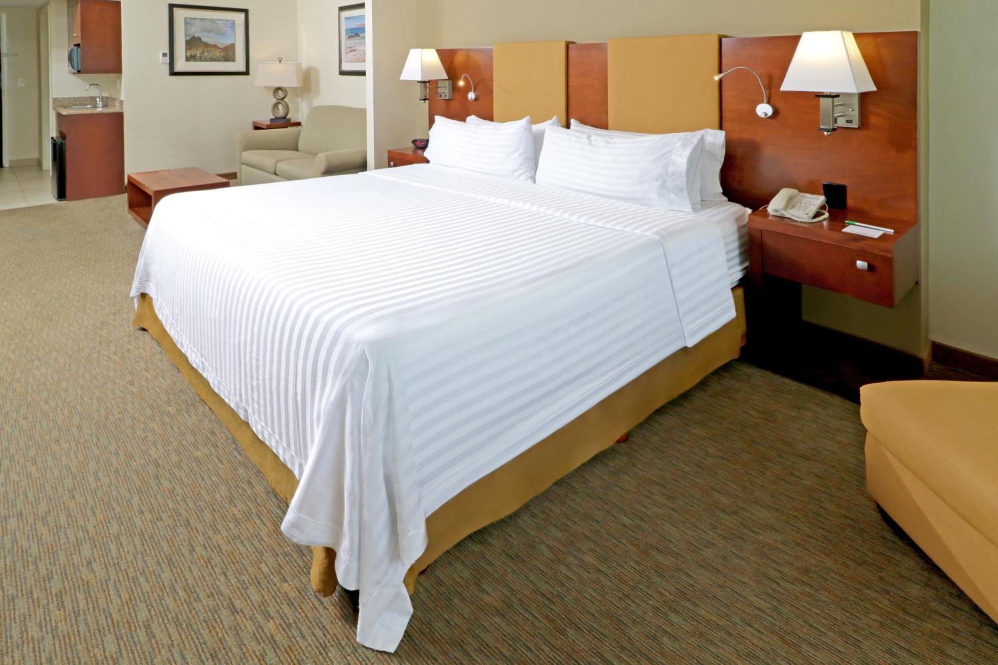 Holiday Inn Hotel & Suites Hermosillo Aeropuerto By Ihg Esterno foto